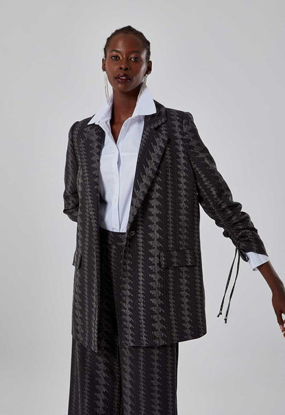 Zigzag Patterned Black Jacket