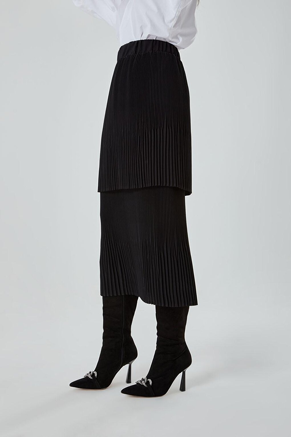 Special Pleated Black Skirt