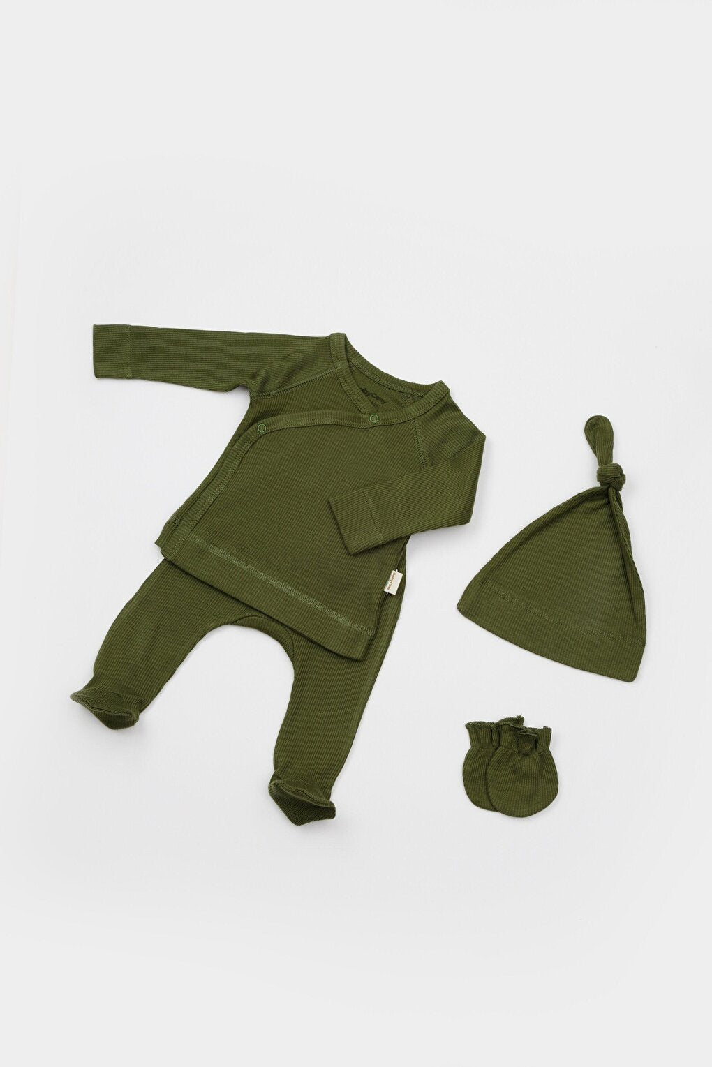 Modal 4-Piece Newborn Set (Long Sleeve Top, Pants, Hat, Gloves)