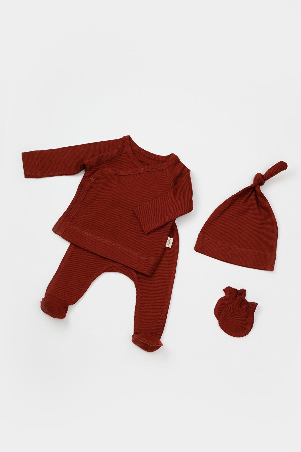 Modal 4-Piece Newborn Set (Long Sleeve Top, Pants, Hat, Gloves)