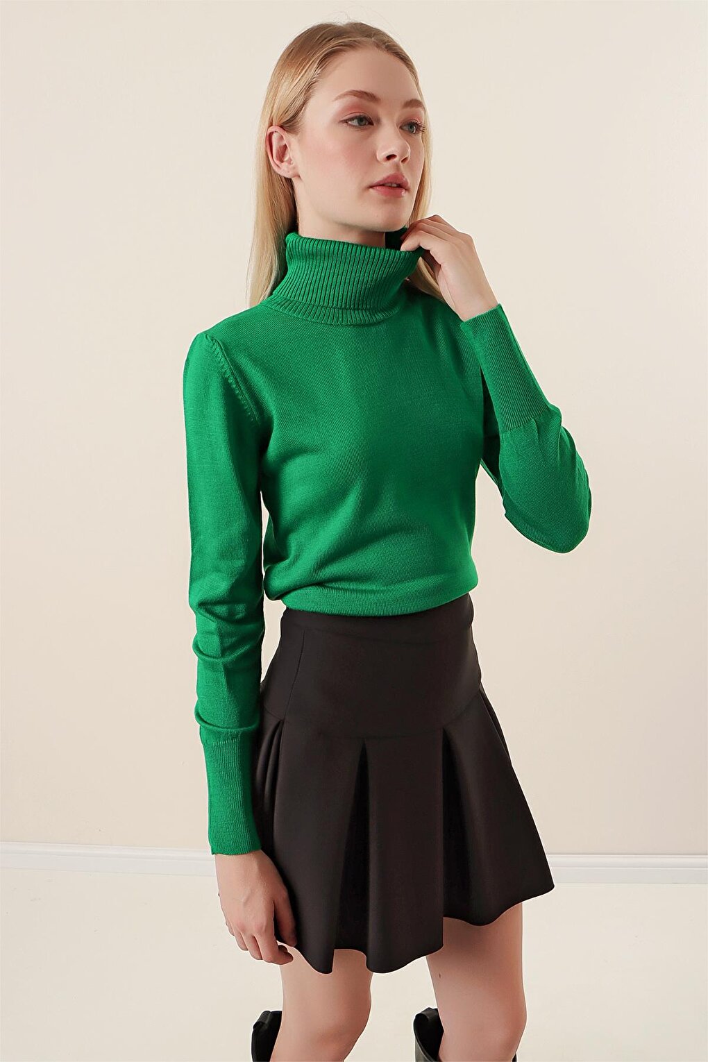 15747 Turtleneck Knitwear Sweater - Green