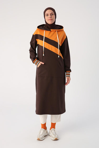 Bicolored Hooded Sweat Tunic in Bitter Brown