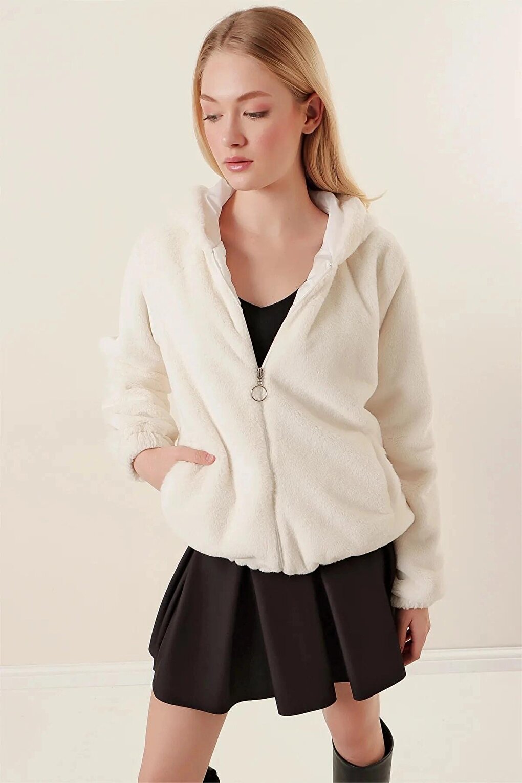 Women's White Elastic Wrist and Waist Zippered Hooded Coat with Fur on the Outside and Lining on the Inside HZL24W-BD151501