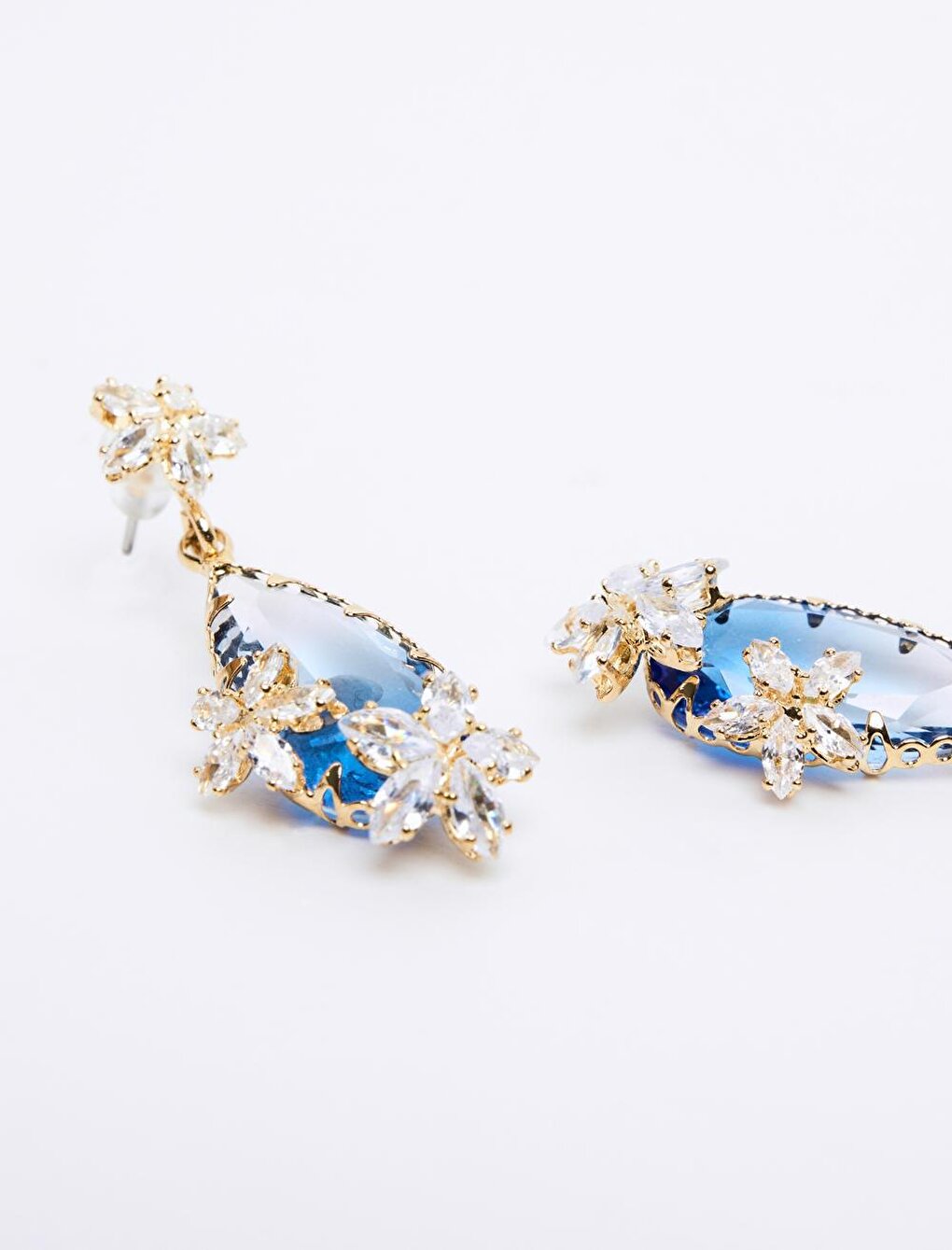 Blue Shiny Flower Figured Earrings