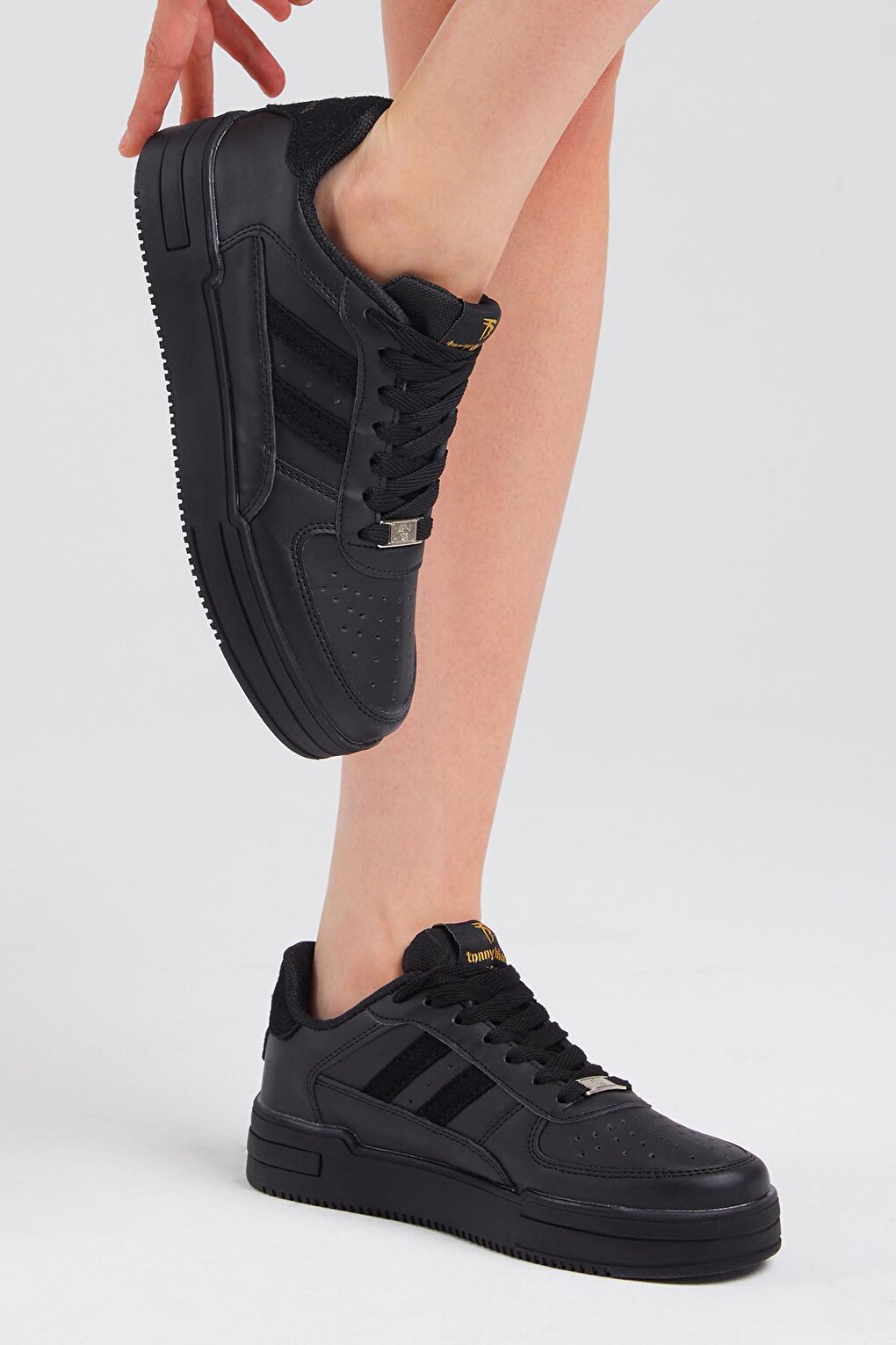 Unisex Black Black Side Striped Lace-up Comfortable Mold Sneaker