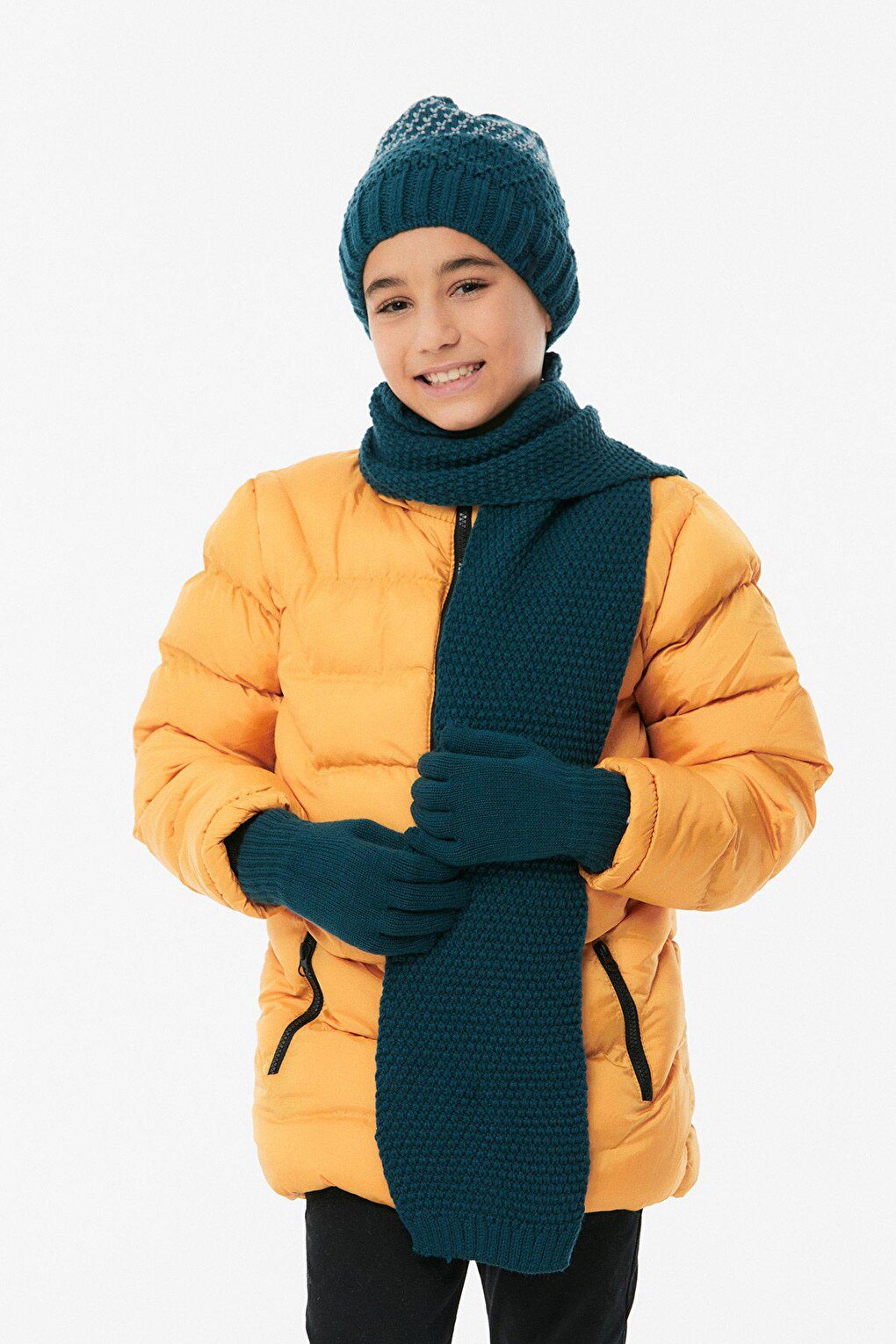 Basic Boy's Scarf, Beret and Gloves Set