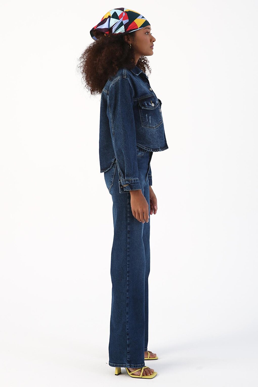 Mavi01 100% Cotton Short on the Front and Long on the Back Crop Denim Jacket