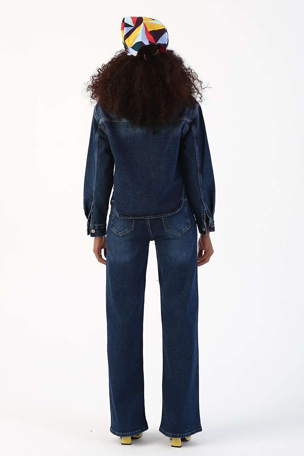 Mavi01 100% Cotton Short on the Front and Long on the Back Crop Denim Jacket