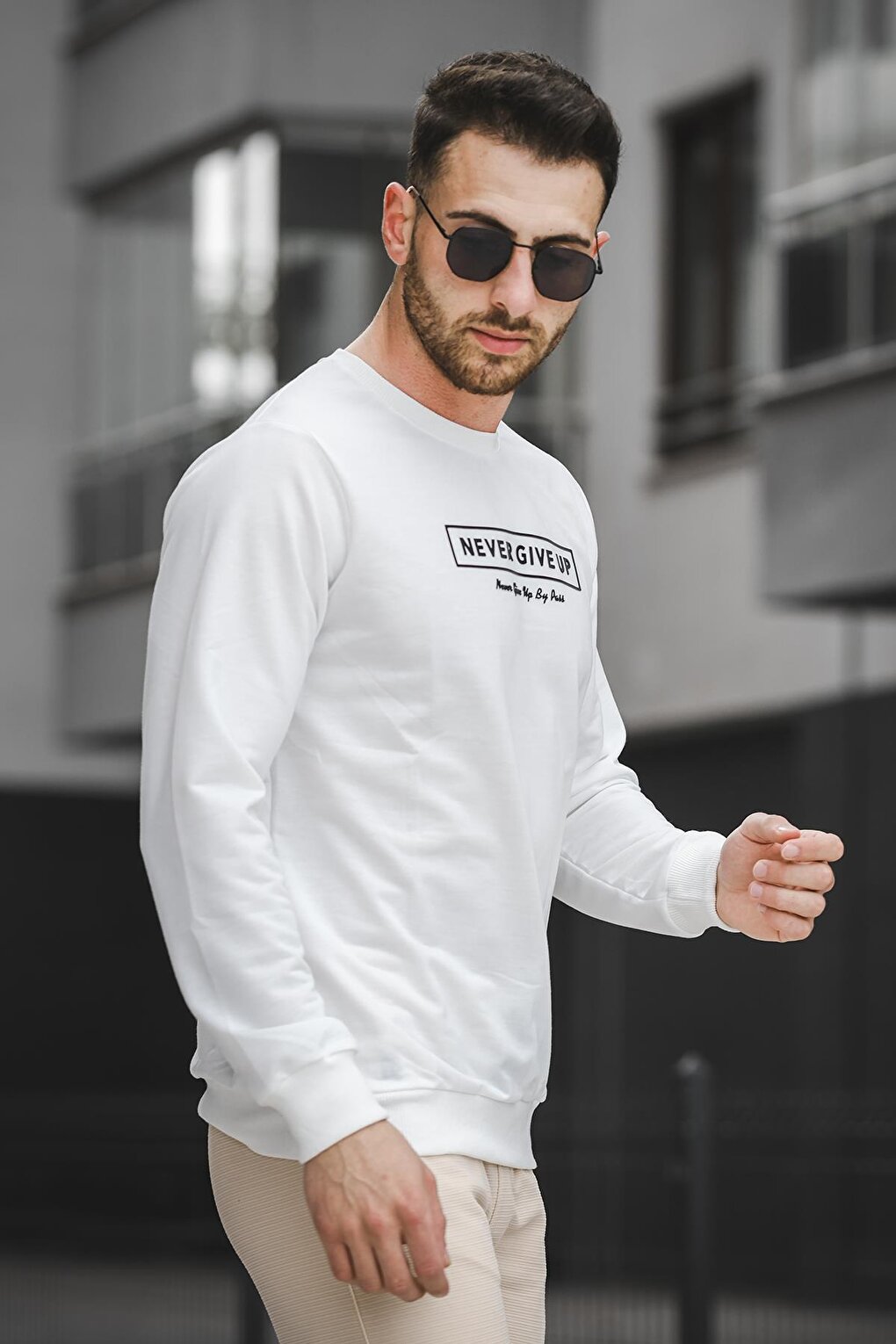 Never Give Up Printed Slim Fit Lycra Crew Neck Men's Sweatshirt