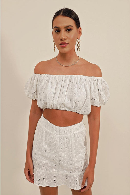 0481 Scalloped Strapless Blouse - White