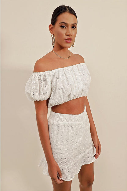 0481 Scalloped Strapless Blouse - White