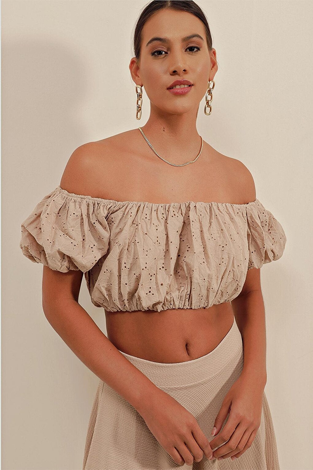 0481 Scalloped Strapless Blouse - Beige