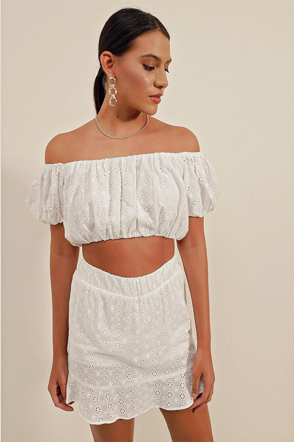 0481 Scalloped Strapless Blouse - White