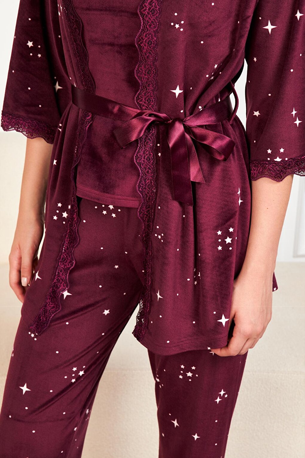 Plum Ecru Star Soft Velvet Three Quarter Sleeve Rope Suspended Trousers 3-Piece Pajama Set