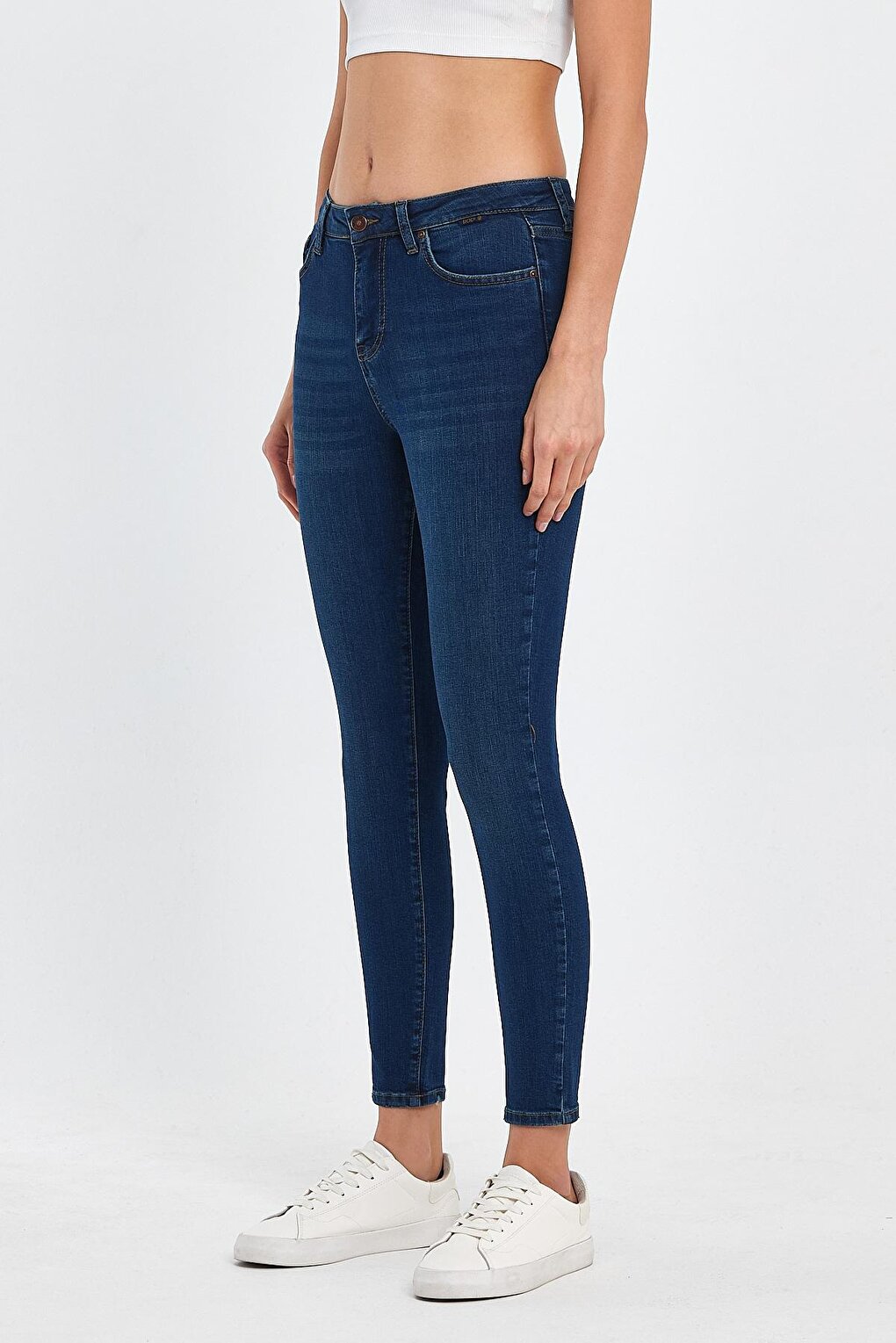 Lara 469 Skinny Fit Women's Jean