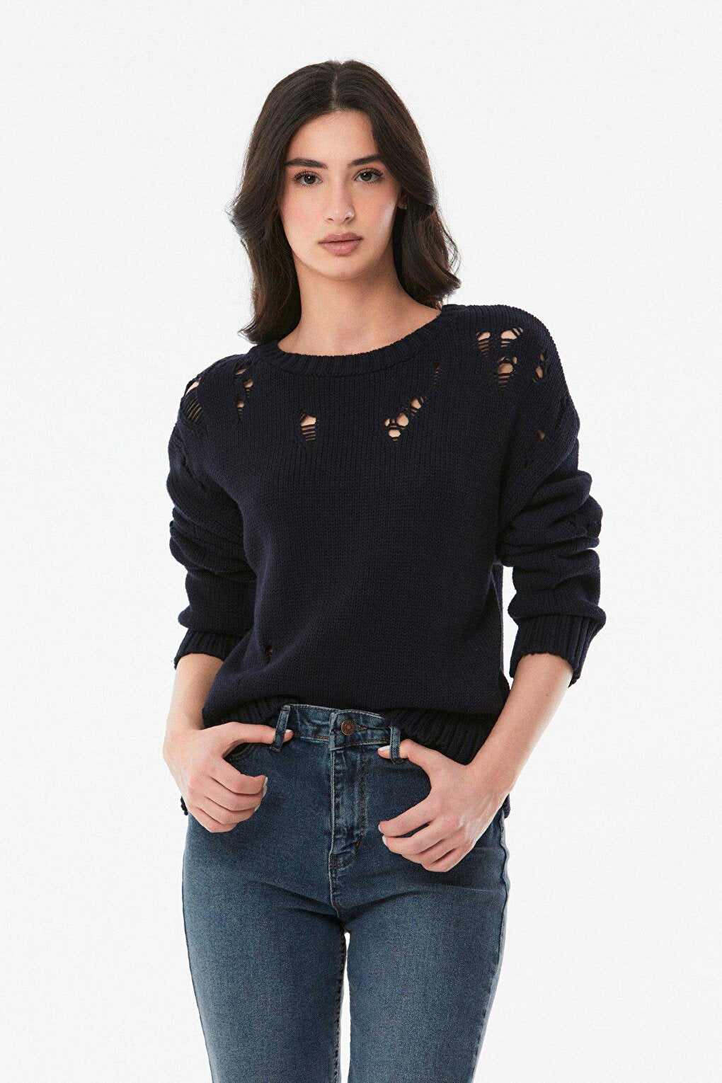 Ripped Detailed Crew Neck Knitwear Sweater