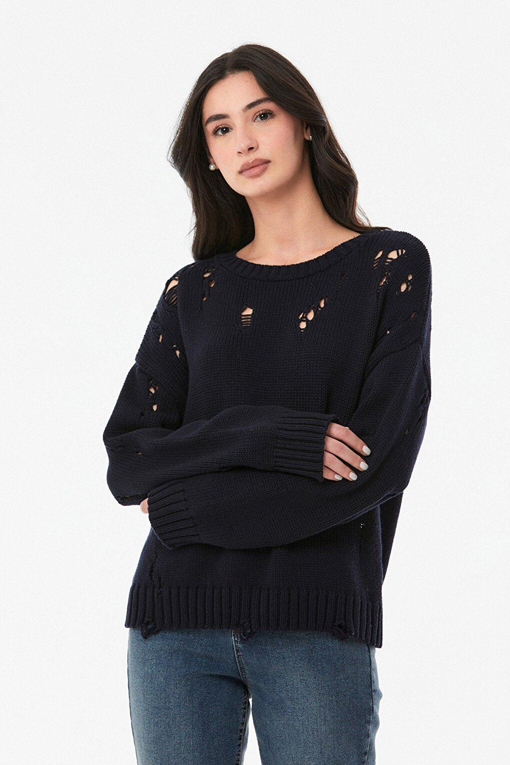 Ripped Detailed Crew Neck Knitwear Sweater