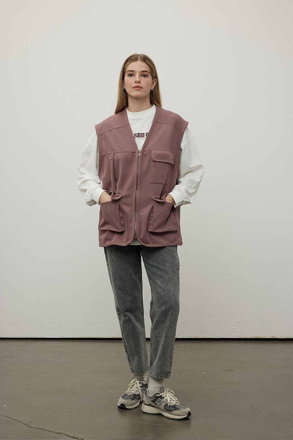 Comfortable Vest with Pockets Plum