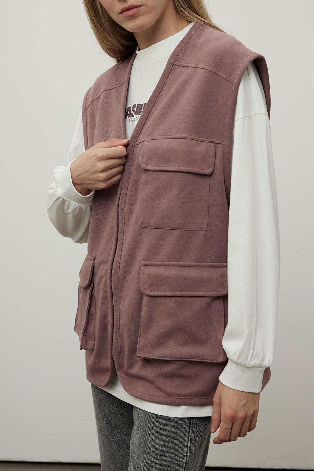 Comfortable Vest with Pockets Plum