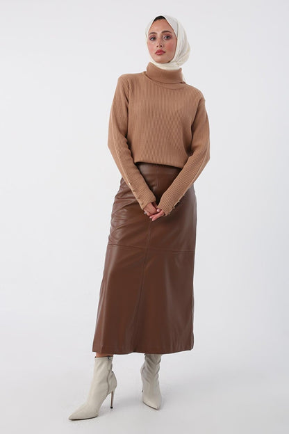 Leather Skirt with Soild Stitching Detail