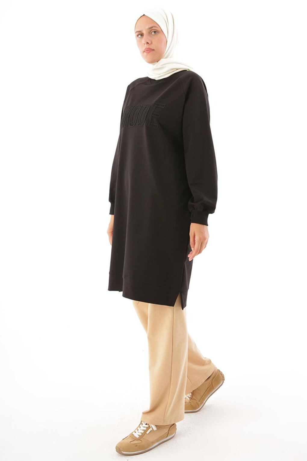 Black Mode Embroidered Raglan Sleeve Tunic