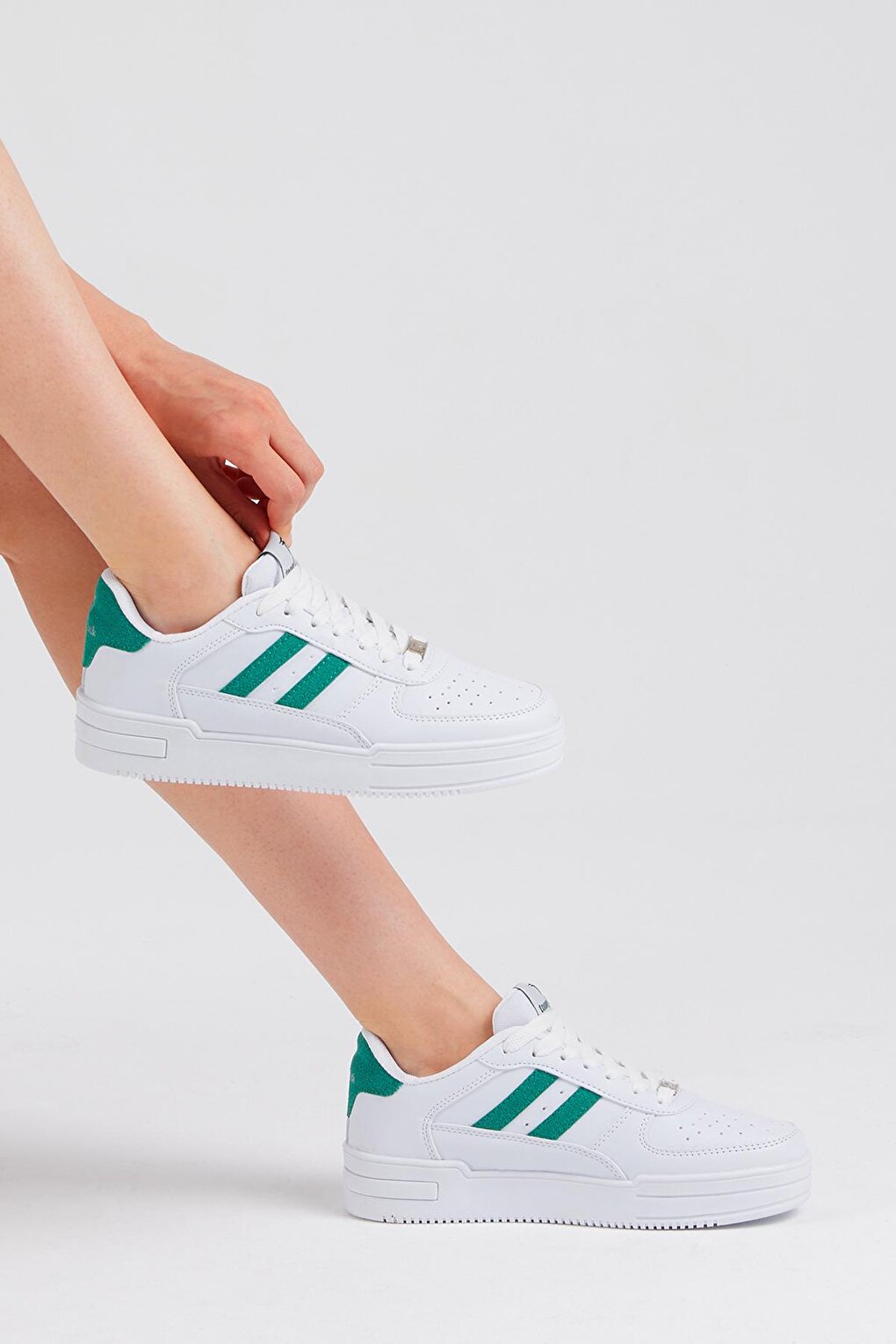 Unisex White Green Side Striped Lace-up Comfortable Mold Sneaker