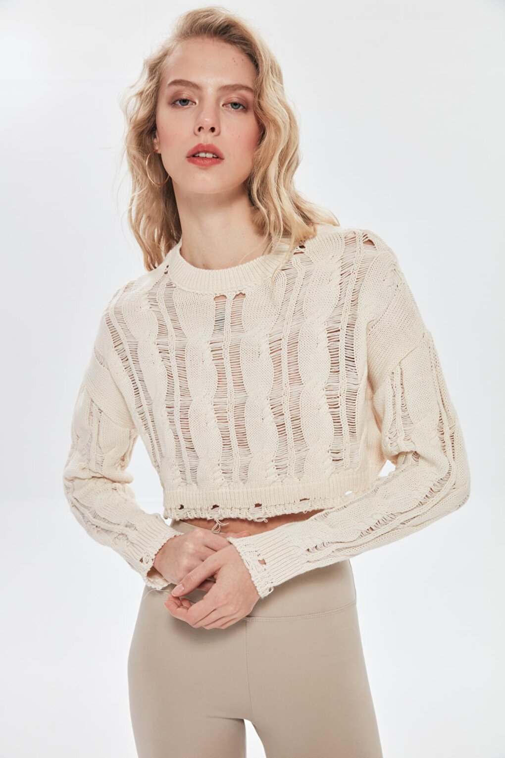 Ripped Detailed Crop Knitwear Cream