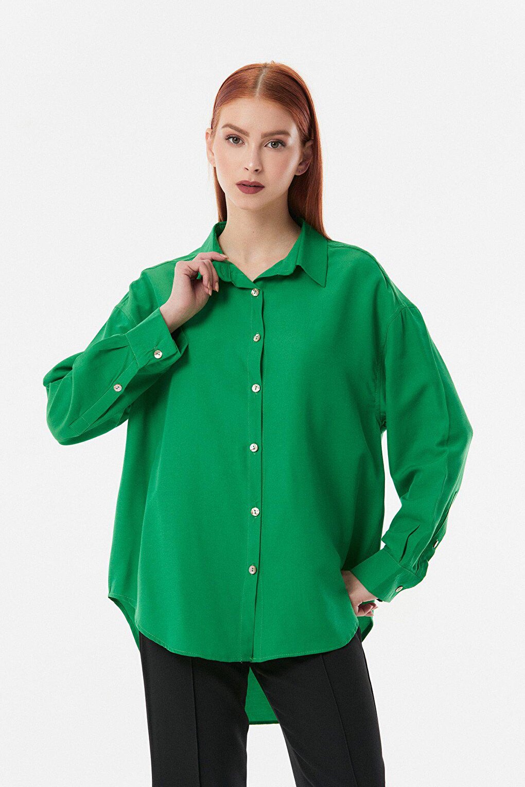 Basic Oversize Shirt with Buttons on the Back