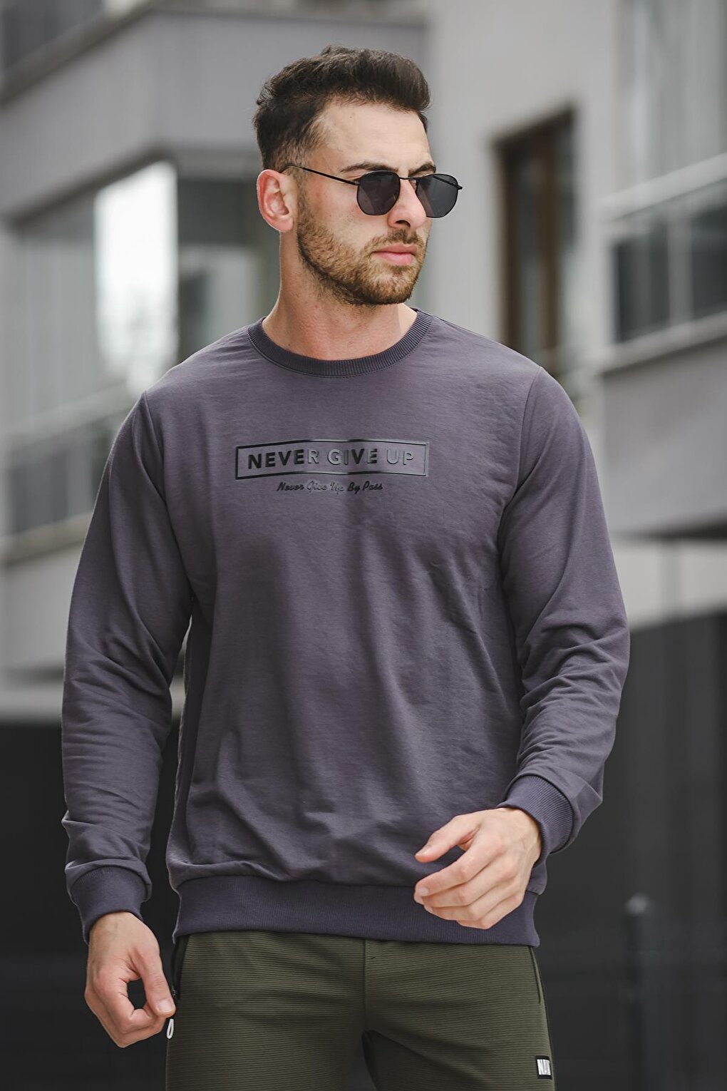 Never Give Up Printed Slim Fit Lycra Crew Neck Men's Sweatshirt