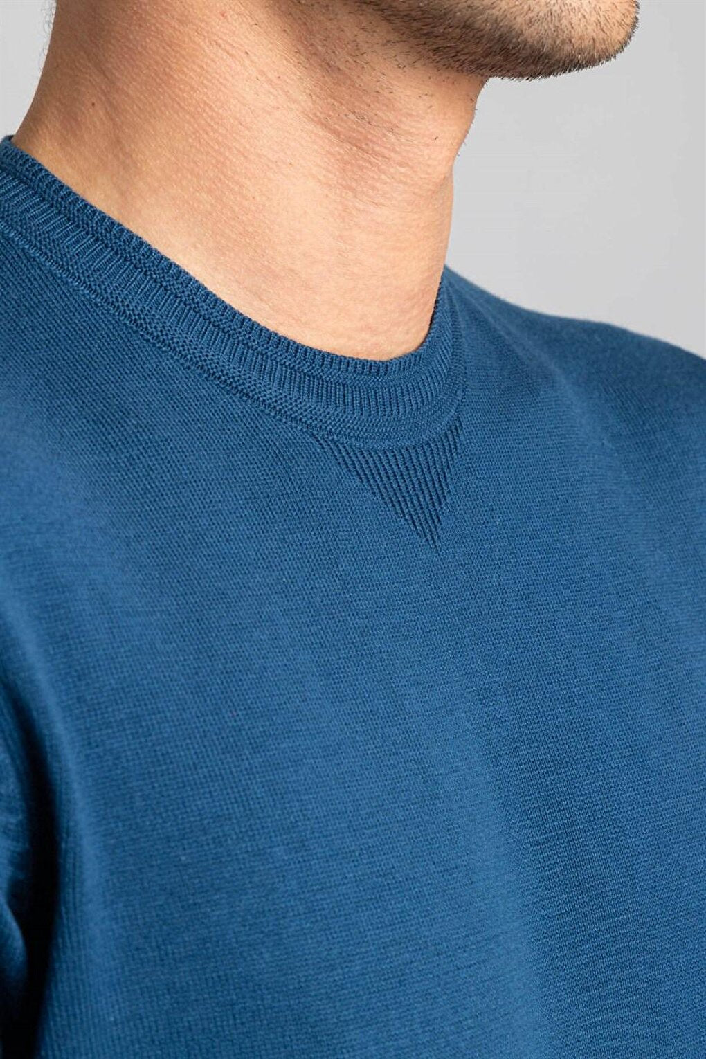 Slim Fit Crew Neck Men's Indigo Sweater