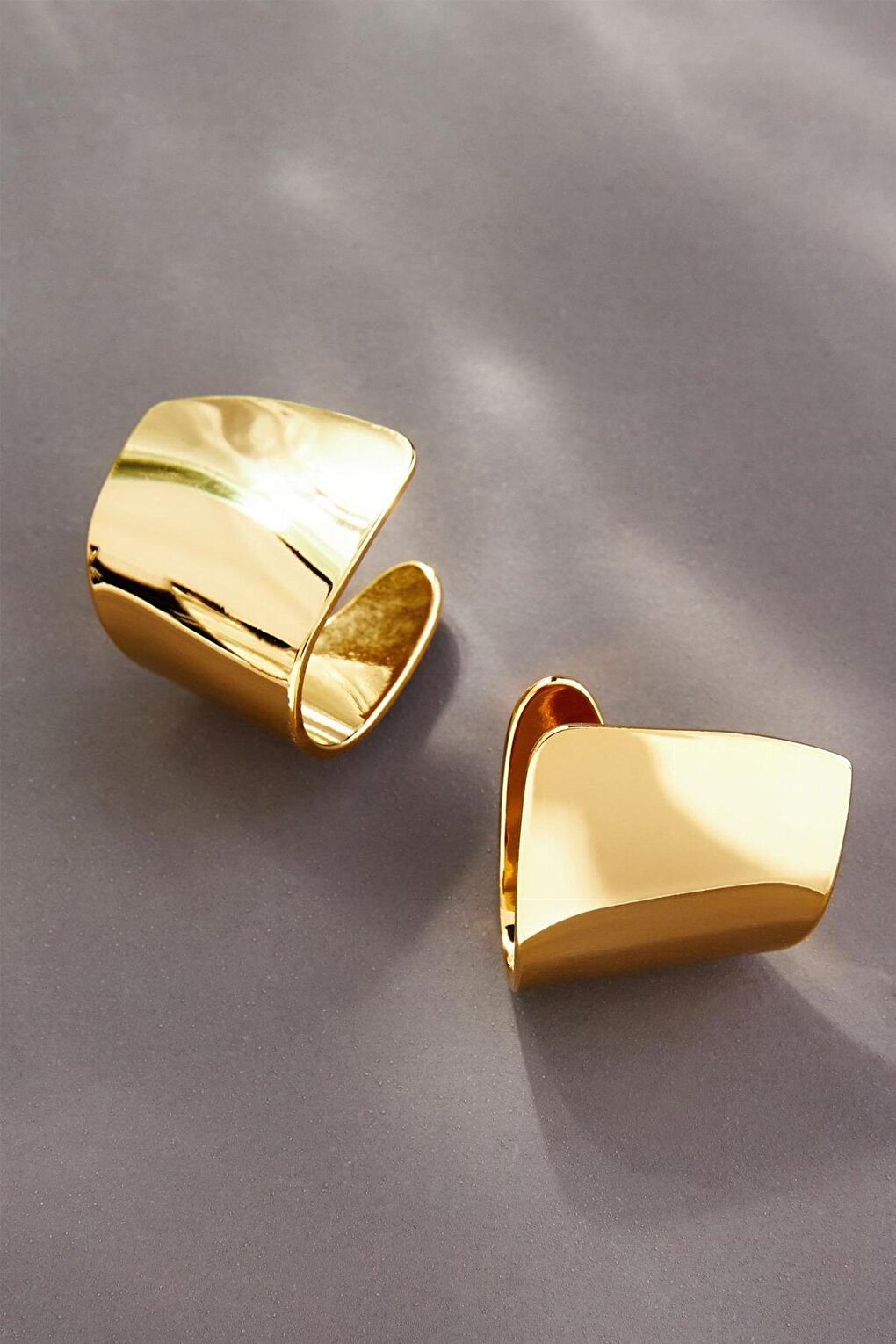 Yoke Gold Stud Earrings