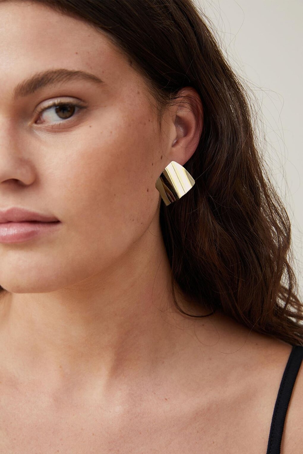 Yoke Gold Stud Earrings