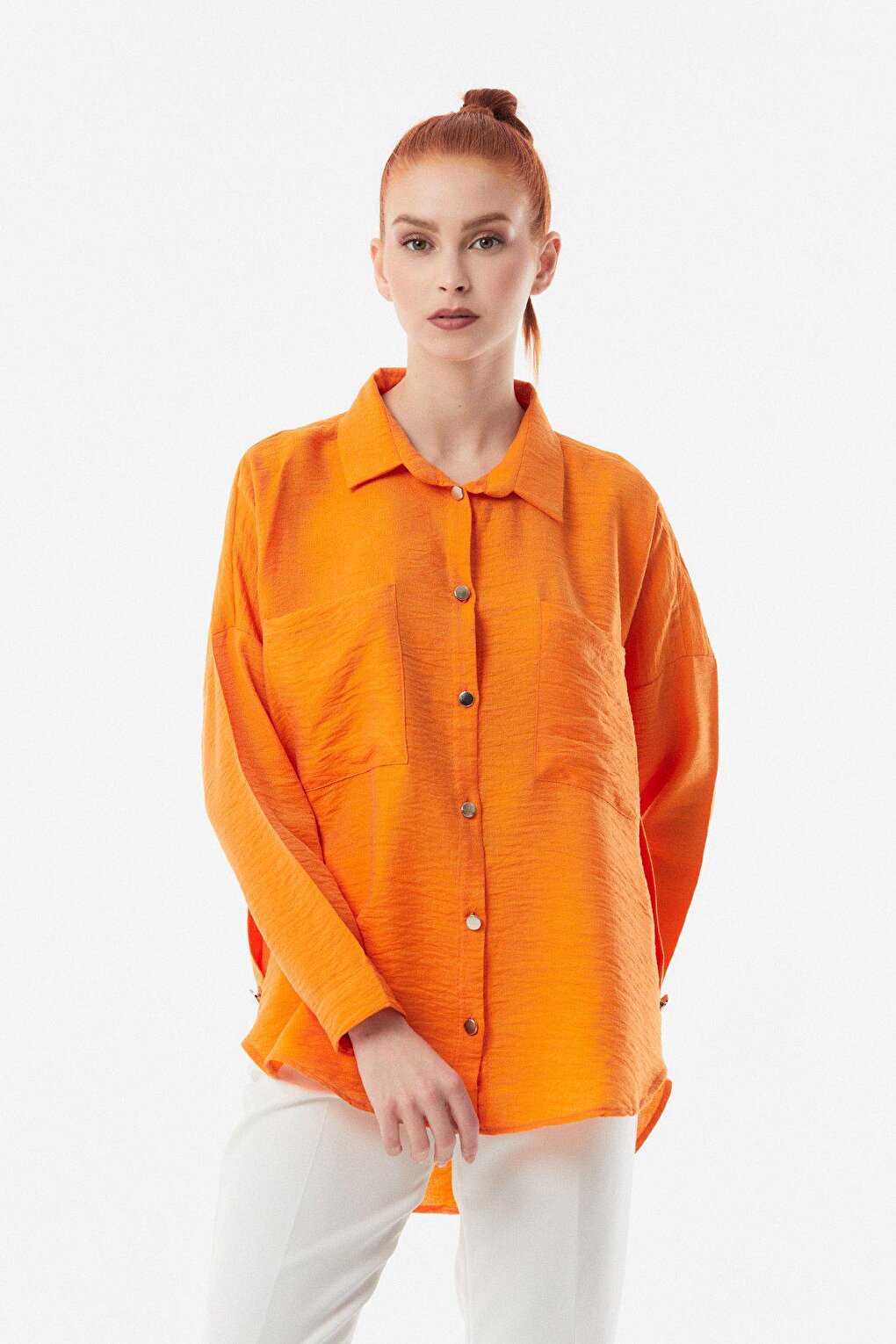 Casual Shirt with Double Pockets and Buttons on the Sides