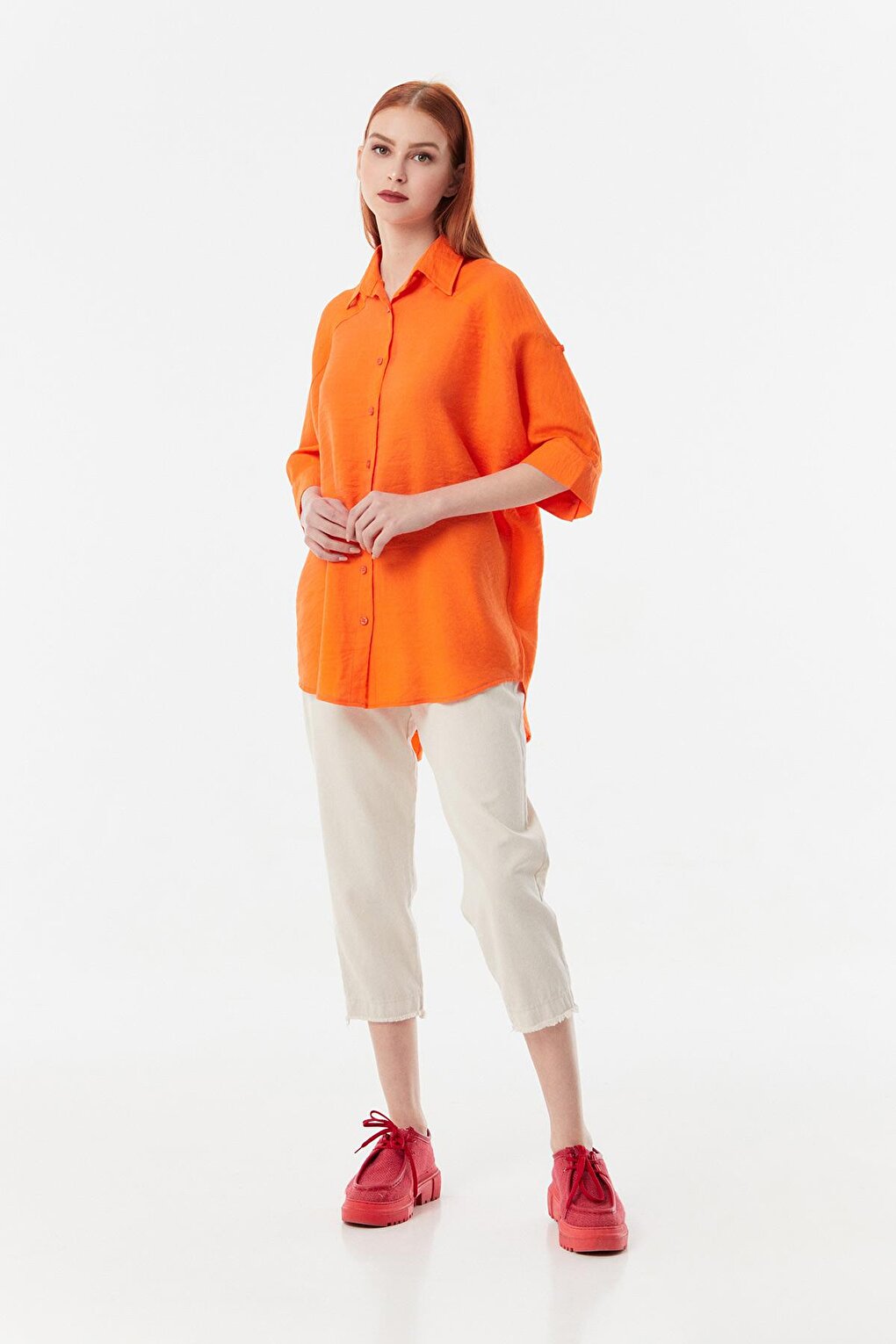 Linen Shirt with Fold Sleeves and Buttons on the Back