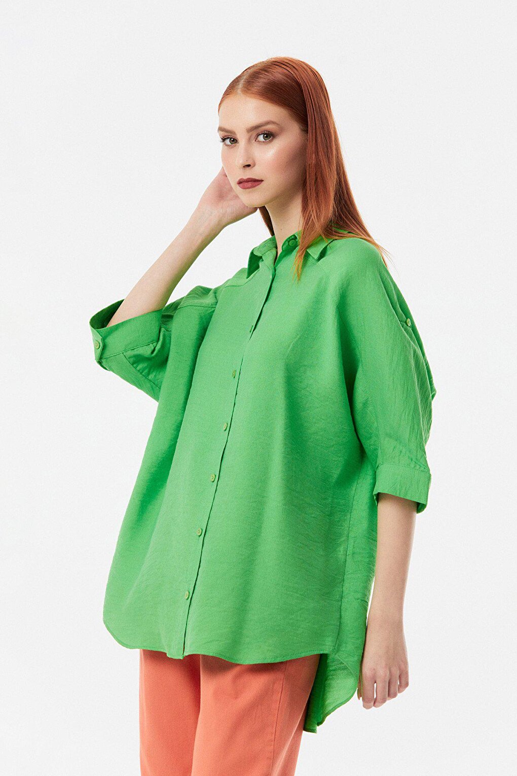 Linen Shirt with Fold Sleeves and Buttons on the Back