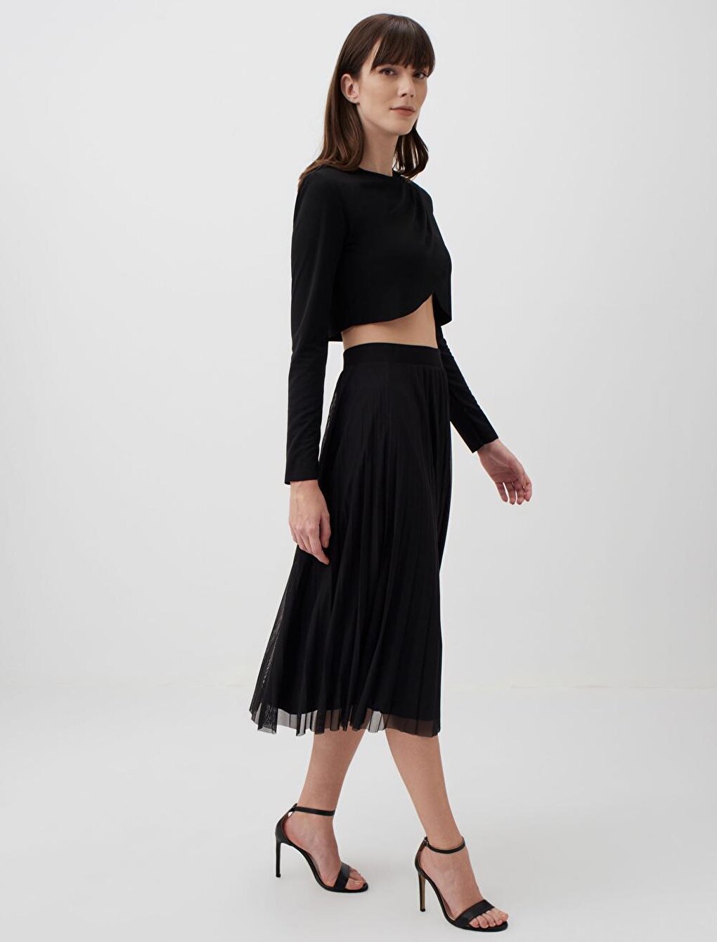 Black Normal Waist Pleated Mesh Midi Skirt