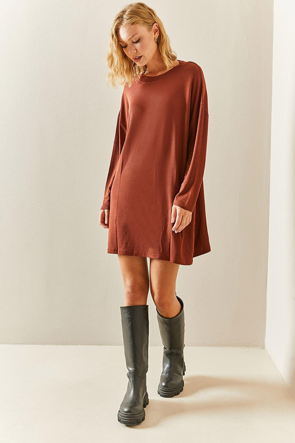 Brown Crew Neck Flowy Knitted Dress 3YXK6-47544-18