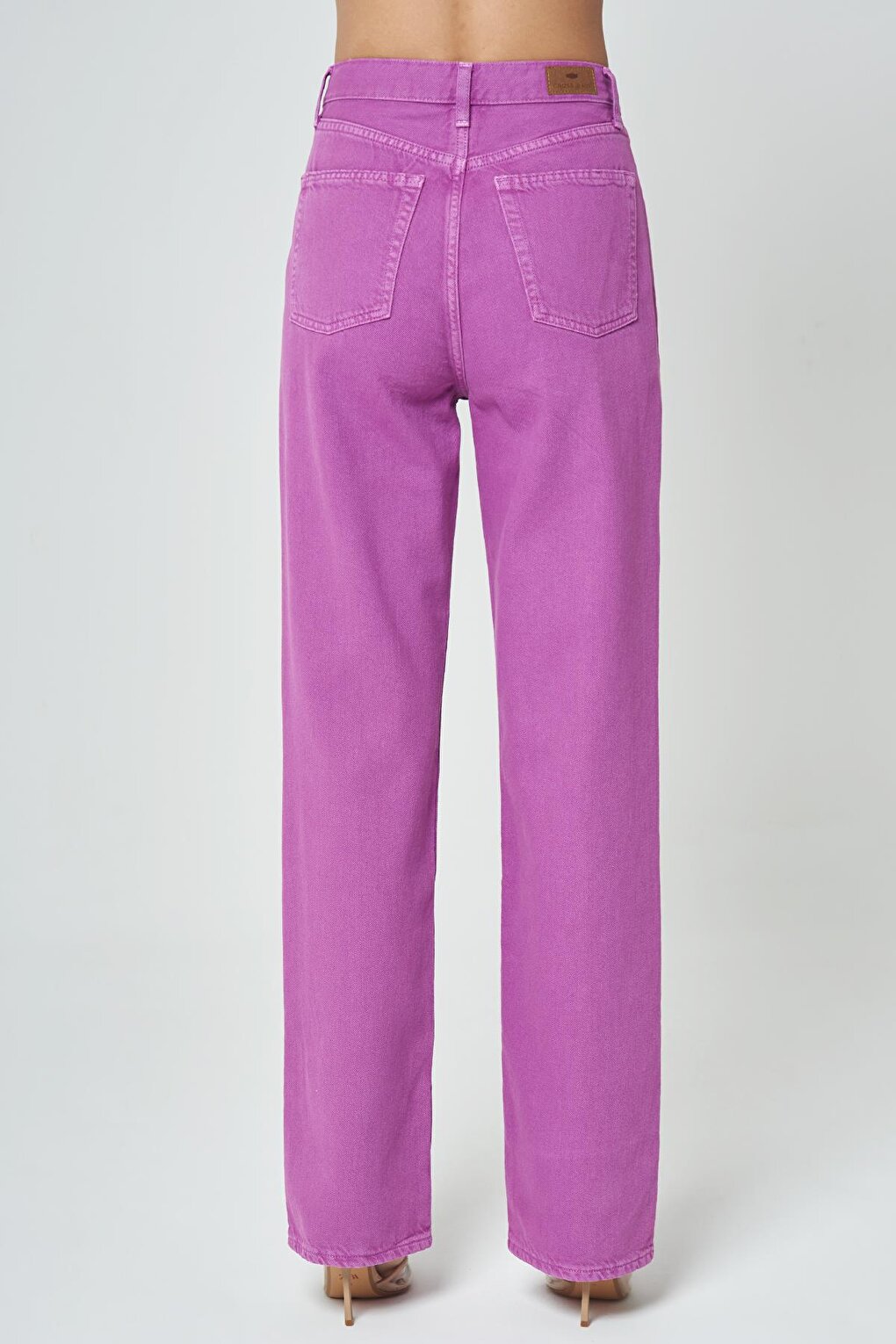 Diana Light Purple Appliqued Pocket Detailed High Waist Dad Straight Fit Zippered Jean Trousers C 4517-050