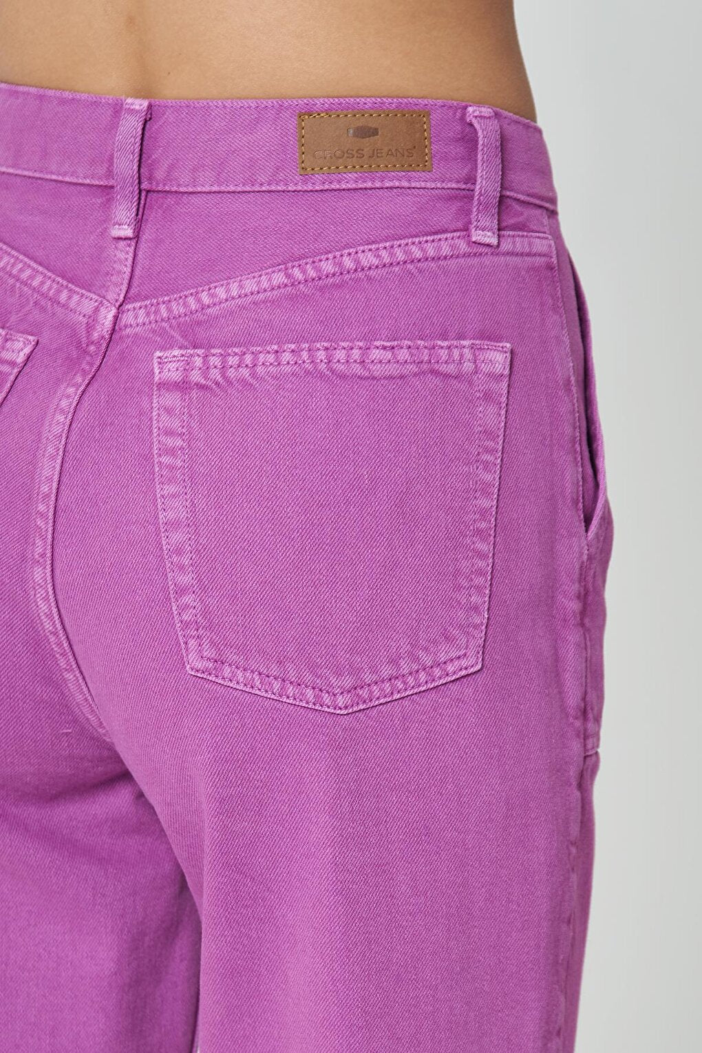 Diana Light Purple Appliqued Pocket Detailed High Waist Dad Straight Fit Zippered Jean Trousers C 4517-050