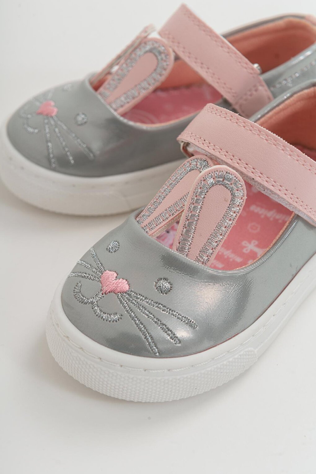 Girl's Gray healthy Supported Rabbit Flats