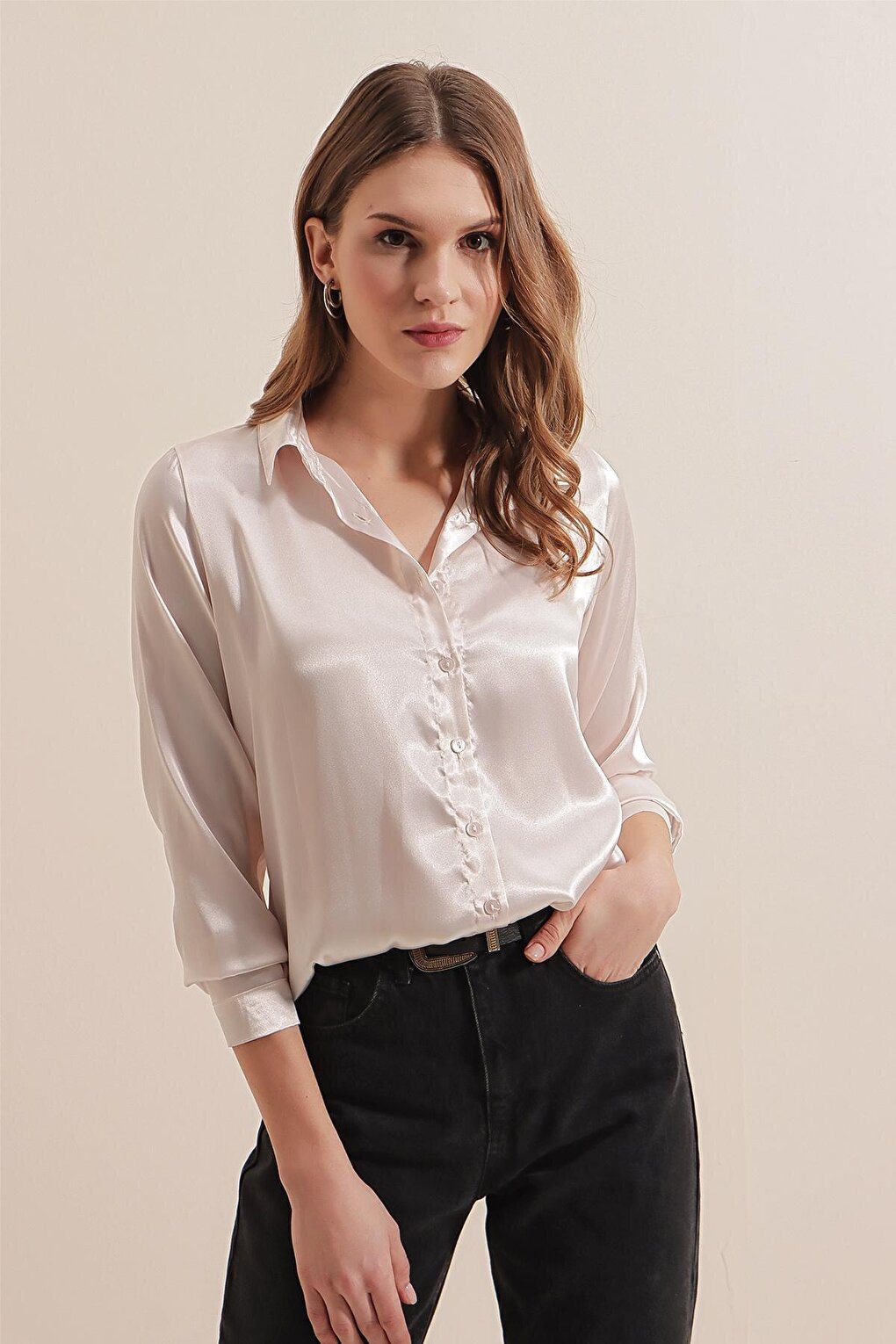 3964 Lightly Flowing Satin Shirt - Cream