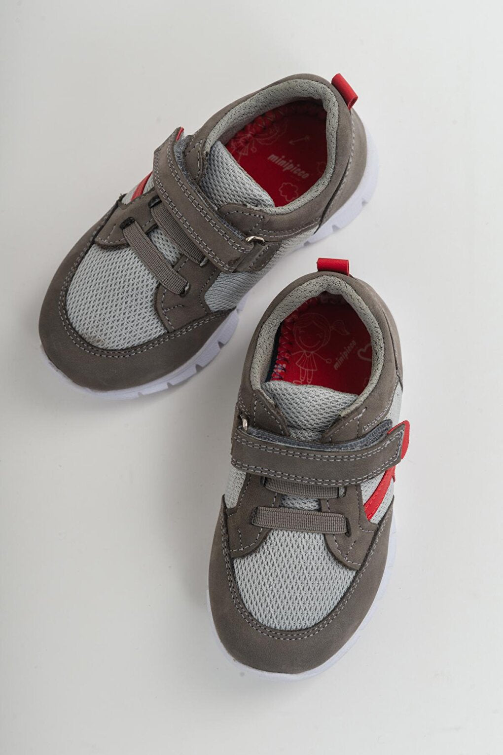 Unisex Children's Gray Leather healthy Supported Sports Shoes