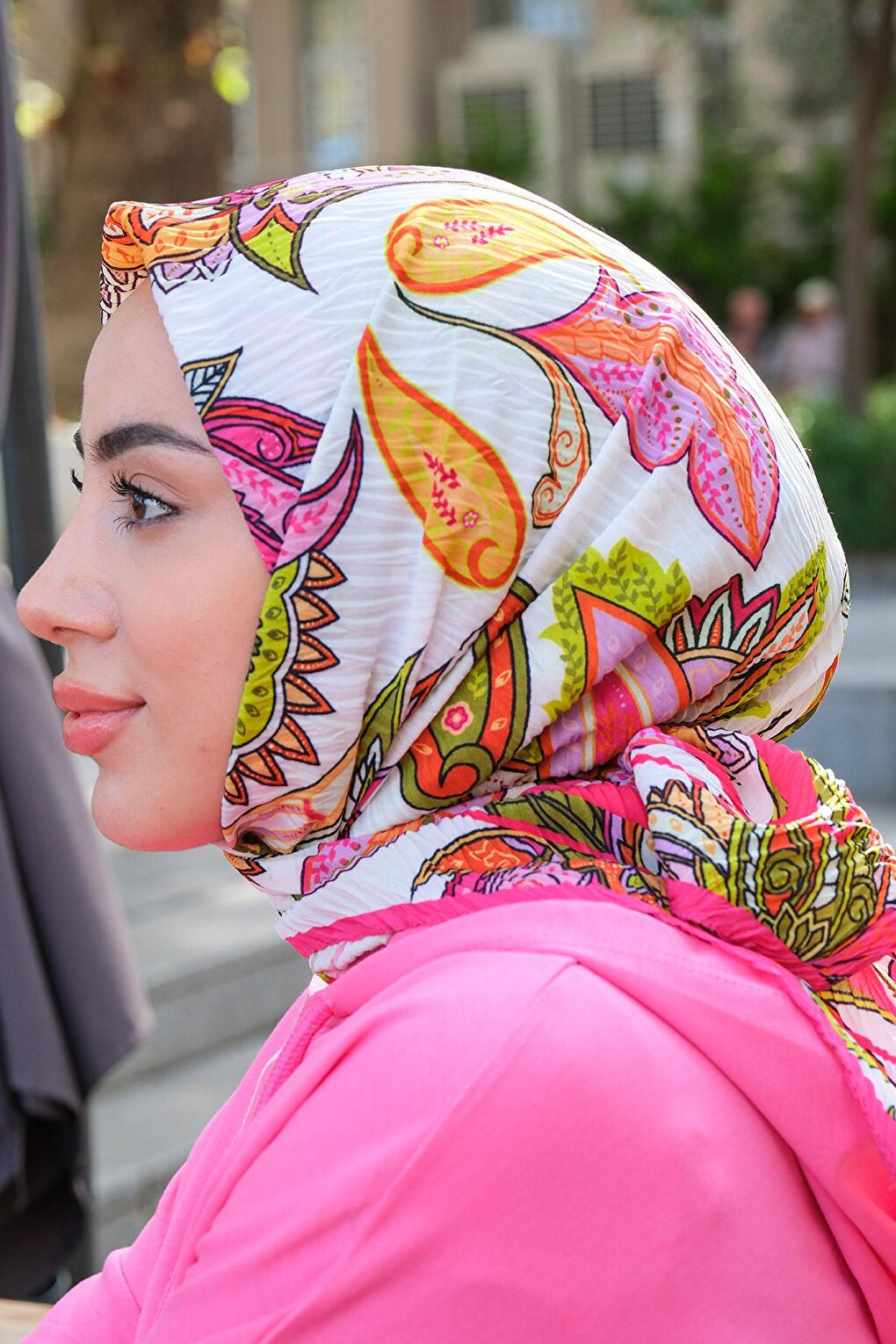 Mixed Flower Pattern Pleated Scarf Fuchsia