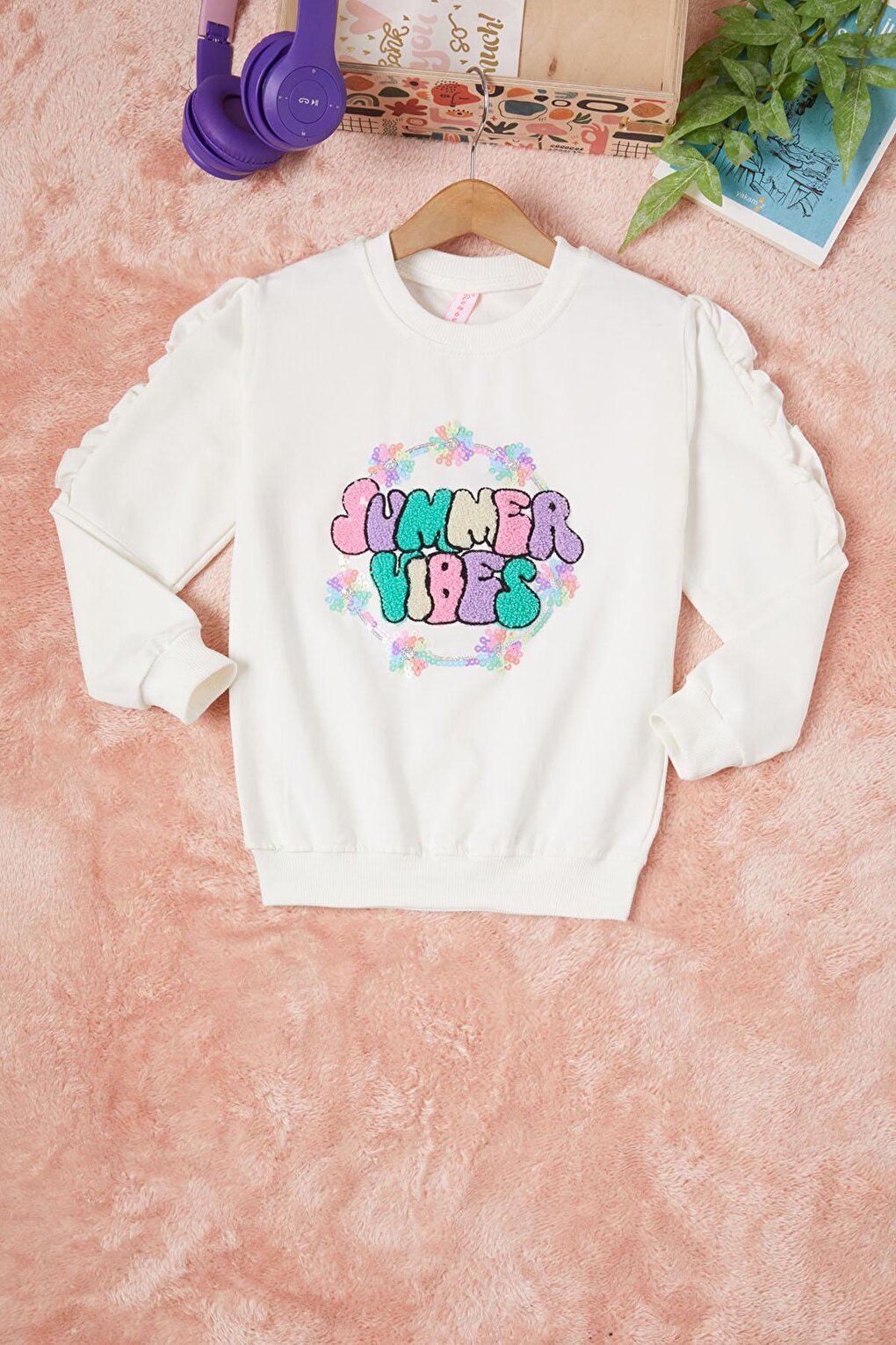 White Summer Text Embroidered Girl's Sweatshirt 16587