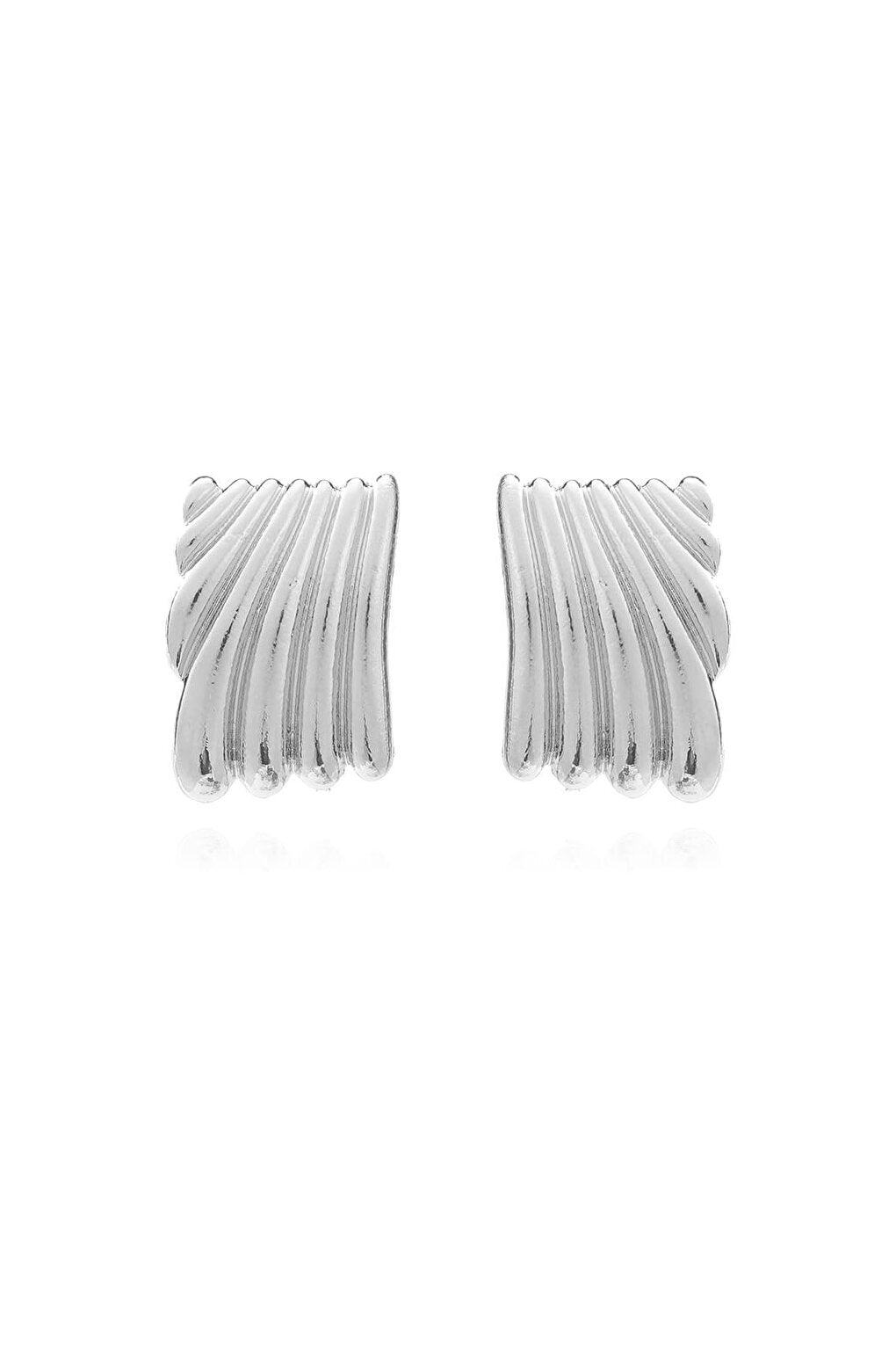 Minimalist Hailey Wavy Stud earrings