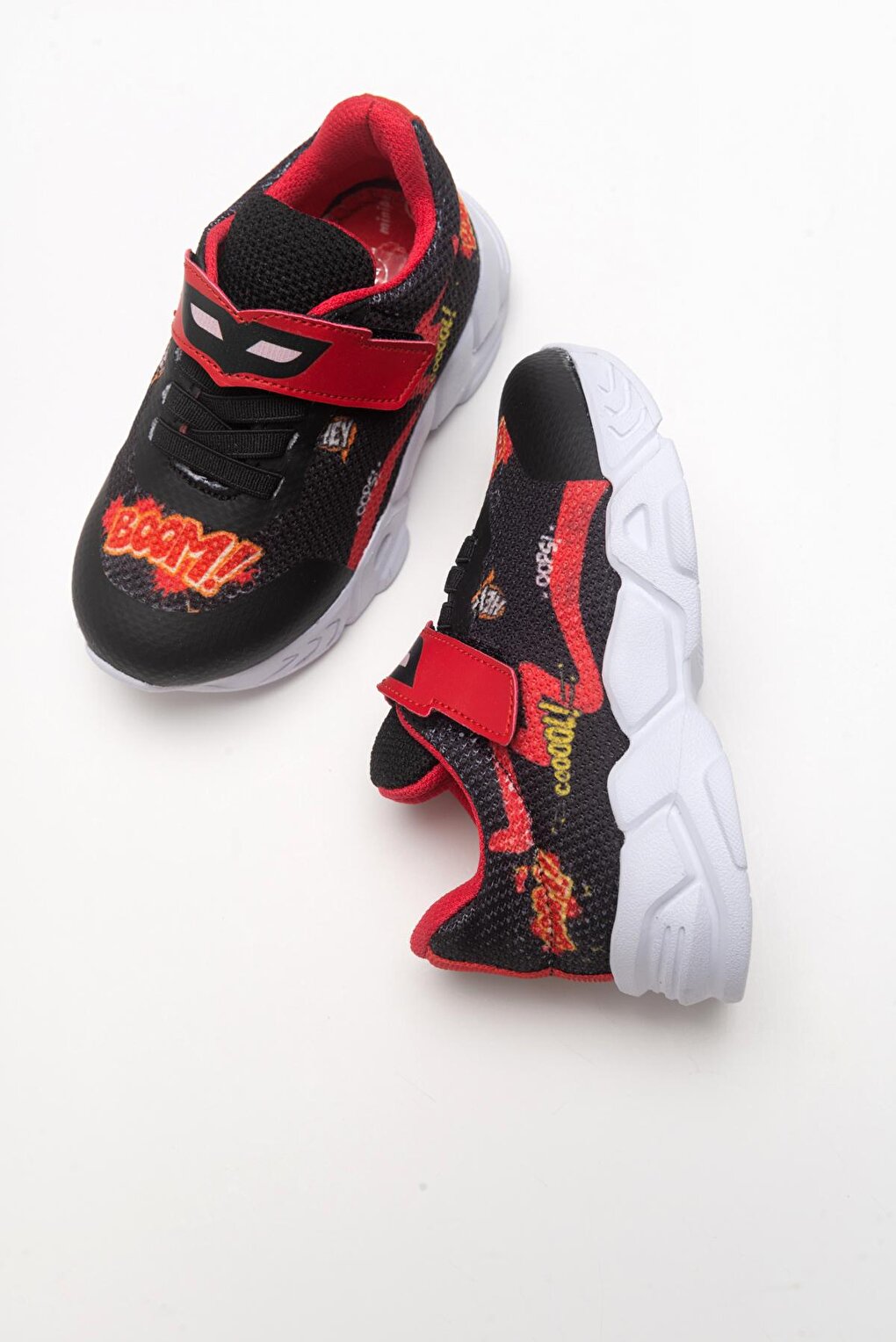 Boy's Black healthy Supported Sports Shoes