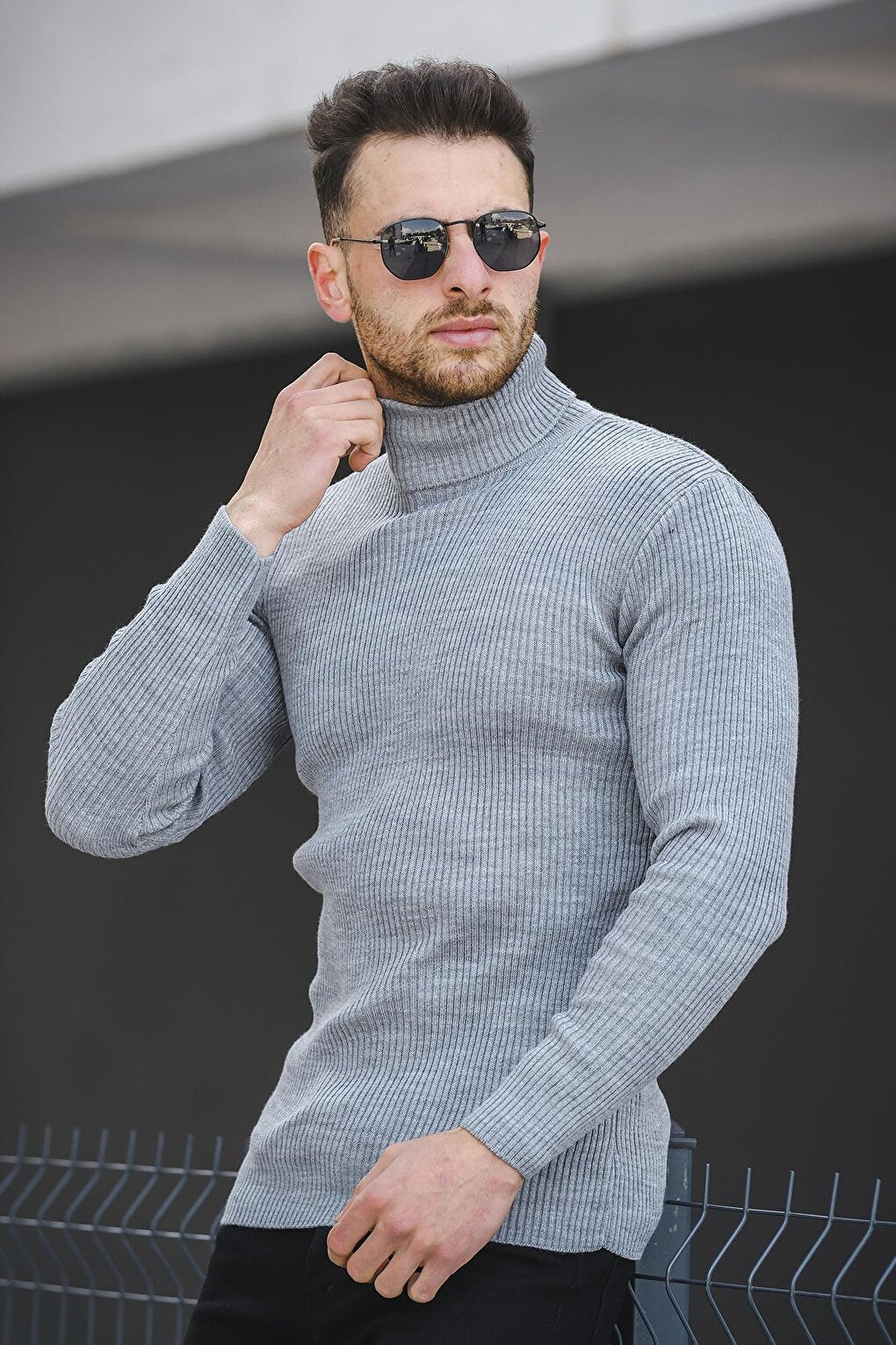 Thin Ribbed Slim Fit Men's Turtleneck Sweater