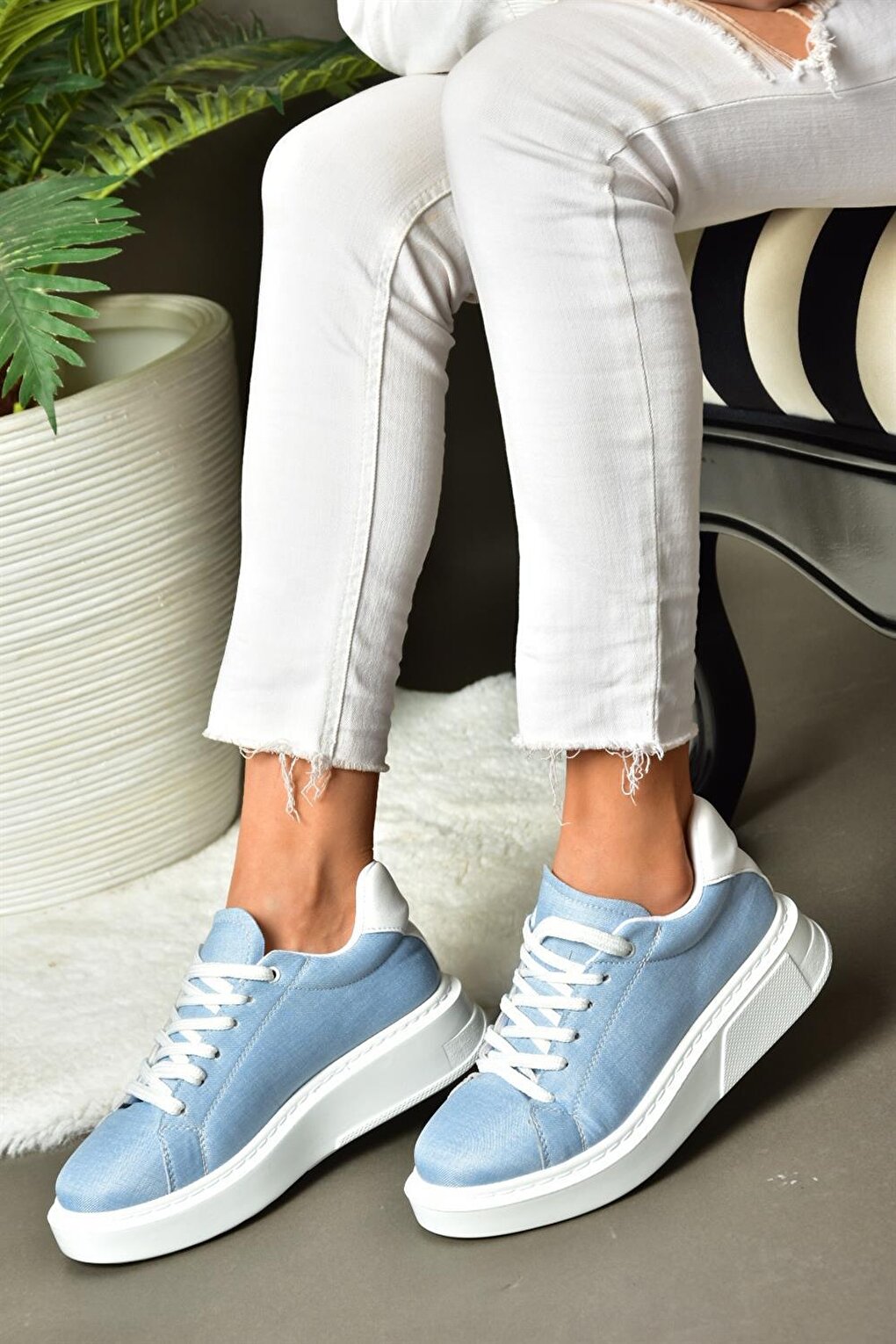 P848231410 Blue/White Women's Sneakers