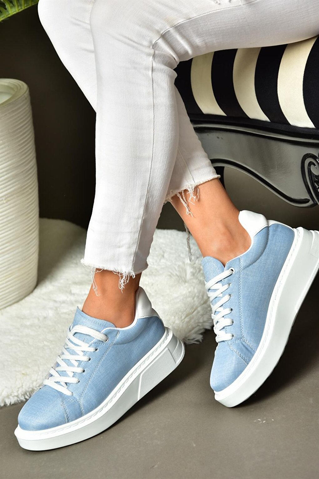 P848231410 Blue/White Women's Sneakers