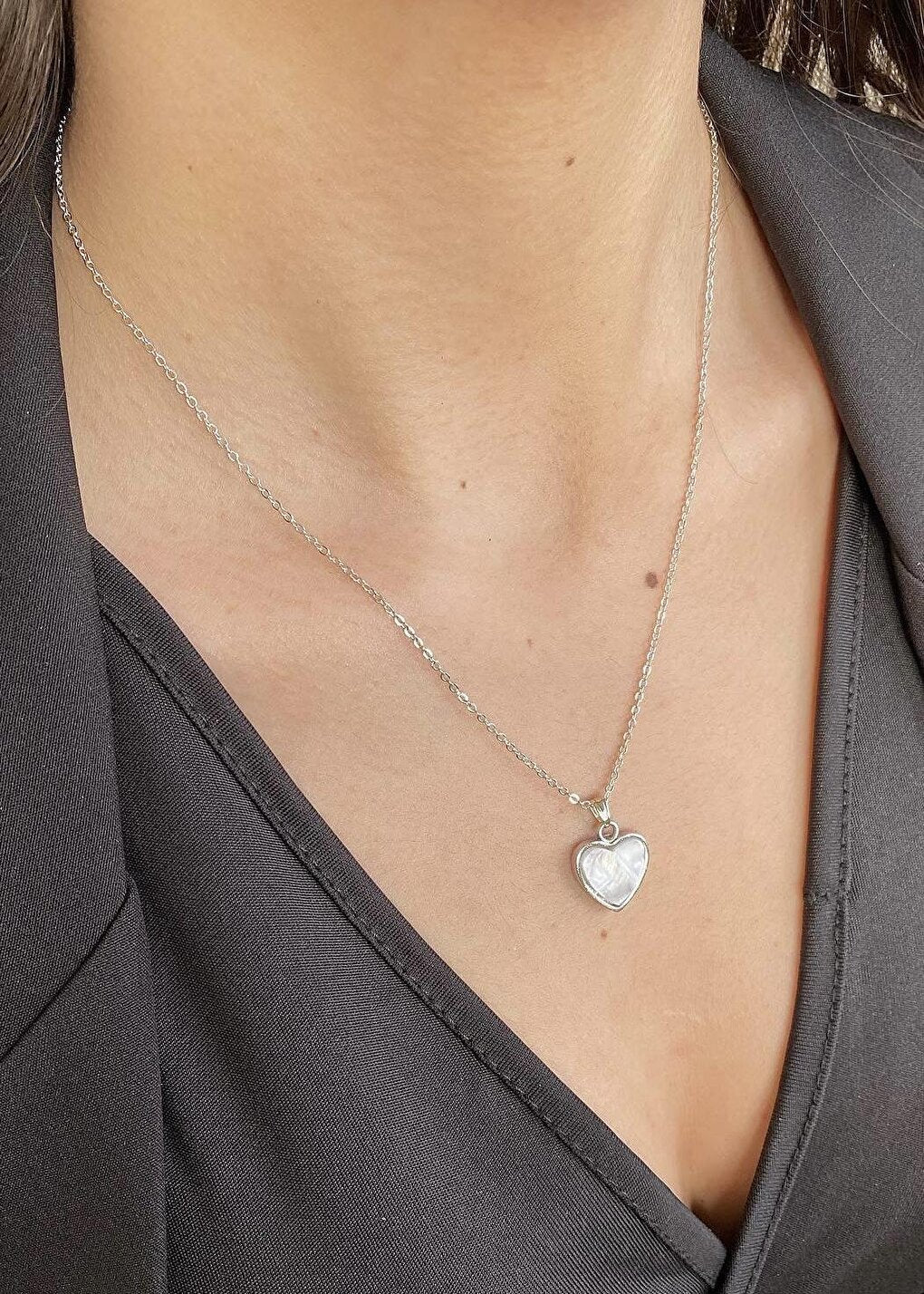 Mother of Pearl Thin Chain Heart Necklace